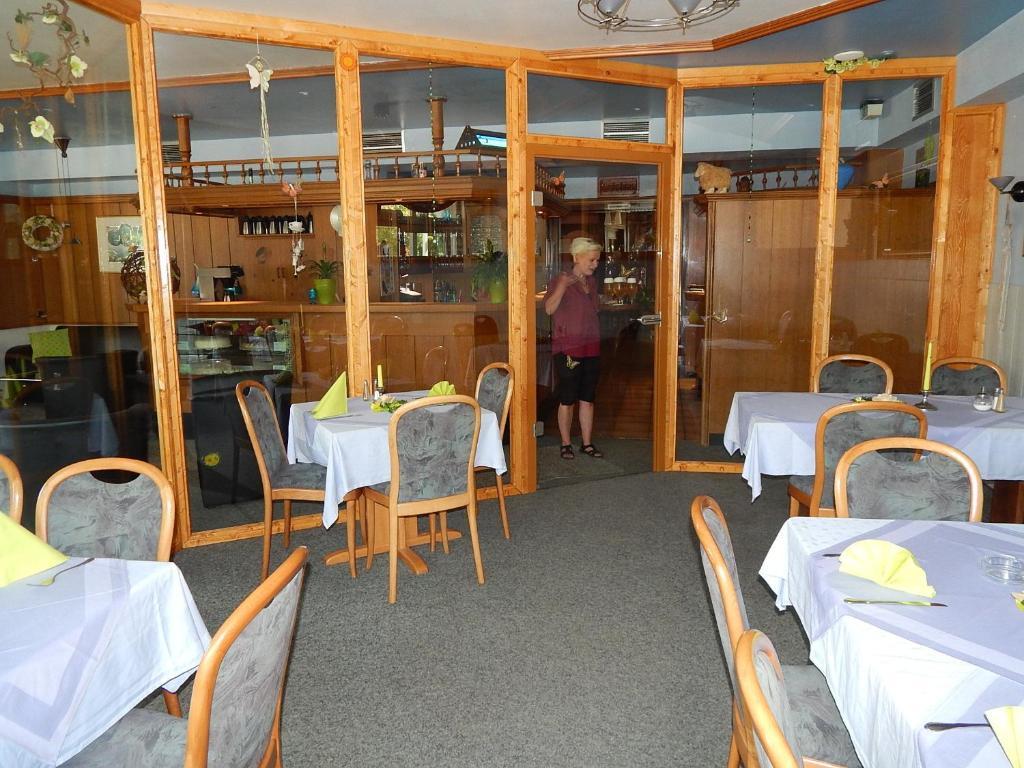 Hotel-Lindenhof Rauschenberg Eksteriør billede